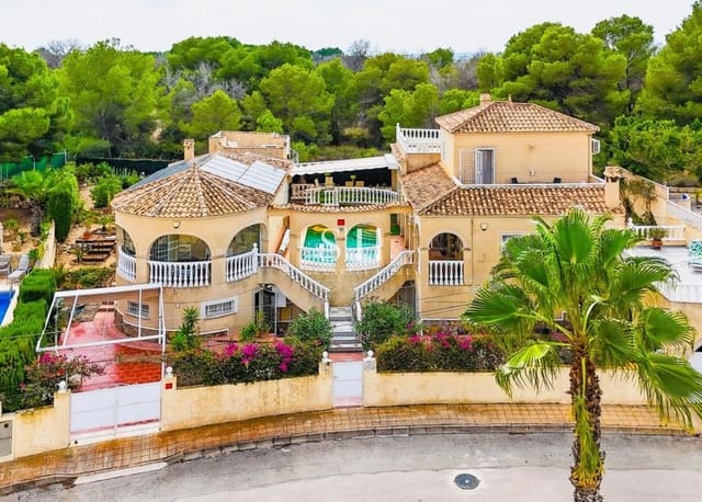4 soverom Villa til salgs i San Miguel de Salinas med svømmebasseng - € 575 000 (Ref: 10140462)