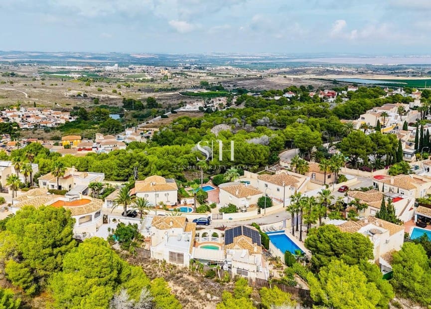 4 soverom Villa til salgs i San Miguel de Salinas med svømmebasseng - € 575 000 (Ref: 10140462)