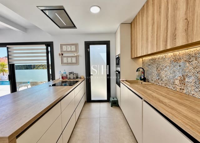 3 chambre Villa/Maison à vendre à Blue Lagoon avec piscine - 524 900 € (Ref: 10140463)