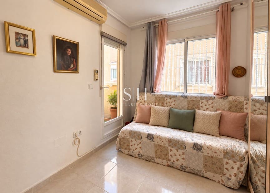 3 soveværelse Rækkehus til salg i Orihuela Costa med swimmingpool garage - € 215.000 (Ref: 10144869)