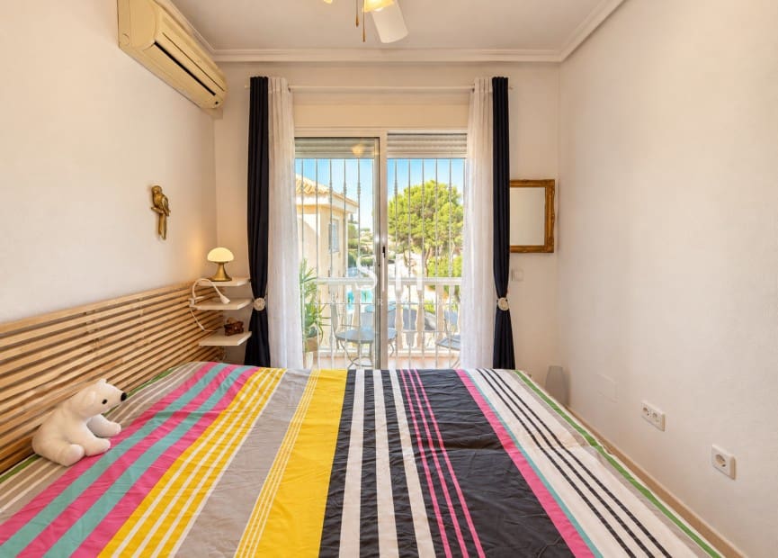 3 soveværelse Rækkehus til salg i Orihuela Costa med swimmingpool garage - € 215.000 (Ref: 10144869)