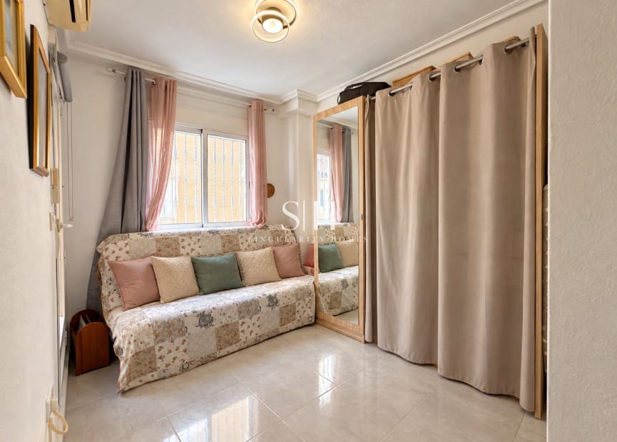 3 soveværelse Rækkehus til salg i Orihuela Costa med swimmingpool garage - € 215.000 (Ref: 10144869)