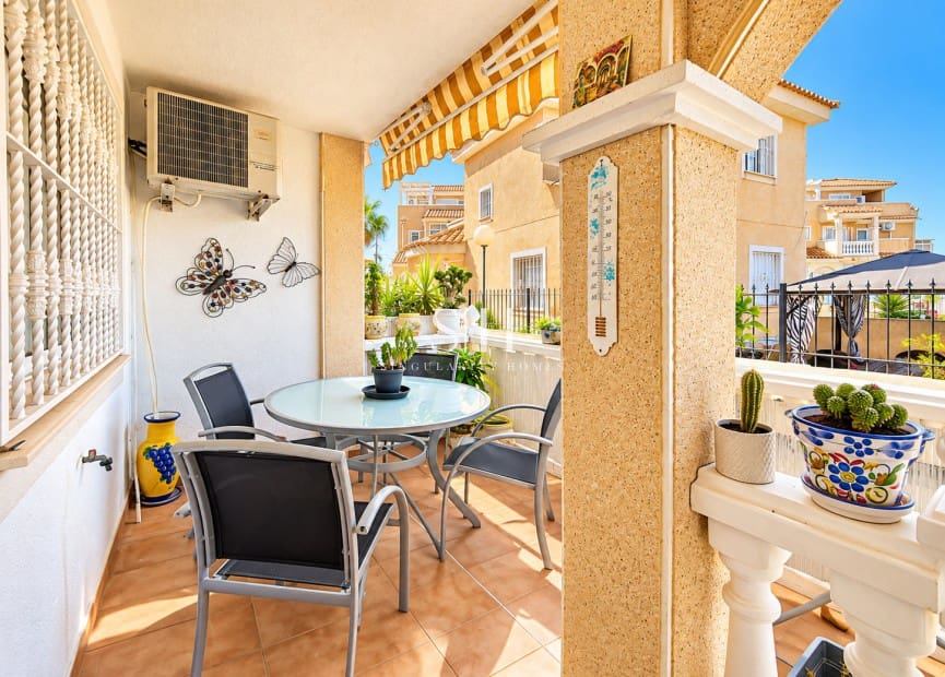 3 soveværelse Rækkehus til salg i Orihuela Costa med swimmingpool garage - € 215.000 (Ref: 10144869)