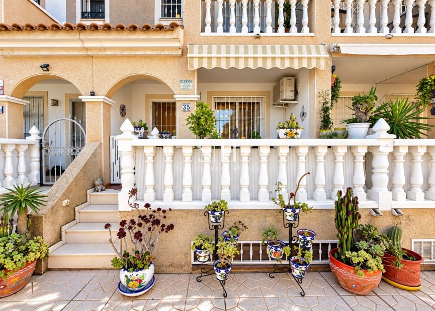 3 soveværelse Rækkehus til salg i Orihuela Costa med swimmingpool garage - € 215.000 (Ref: 10144869)