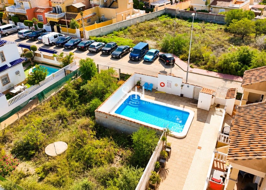 3 soveværelse Rækkehus til salg i Orihuela Costa med swimmingpool garage - € 215.000 (Ref: 10144869)