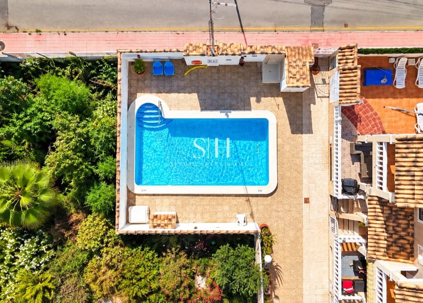3 soveværelse Rækkehus til salg i Orihuela Costa med swimmingpool garage - € 215.000 (Ref: 10144869)