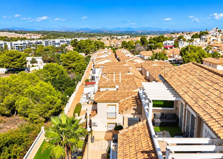 3 soveværelse Rækkehus til salg i Orihuela Costa med swimmingpool garage - € 215.000 (Ref: 10144869)