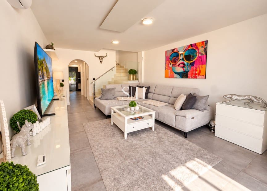 3 soverom Villa til salgs i Pilar de la Horadada med svømmebasseng - € 395 000 (Ref: 10144983)