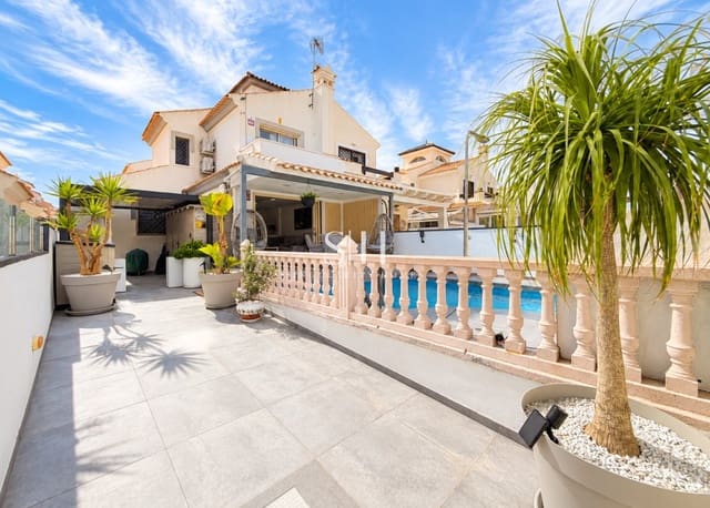 3 soverom Villa til salgs i Mil Palmeras, Pilar de la Horadada med svømmebasseng - € 395 000 (Ref: 10144983)