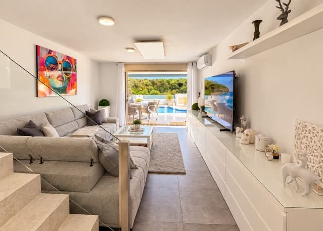 3 soverom Villa til salgs i Mil Palmeras, Pilar de la Horadada med svømmebasseng - € 395 000 (Ref: 10144983)