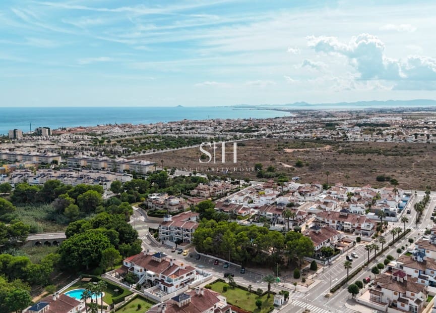 3 soverom Villa til salgs i Pilar de la Horadada med svømmebasseng - € 395 000 (Ref: 10144983)