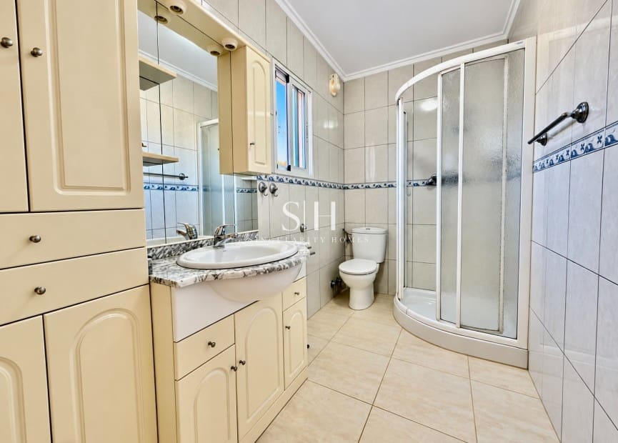 3 quarto Moradia em Banda para venda em Torrevieja com garagem - 199 000 € (Ref: 10163578)