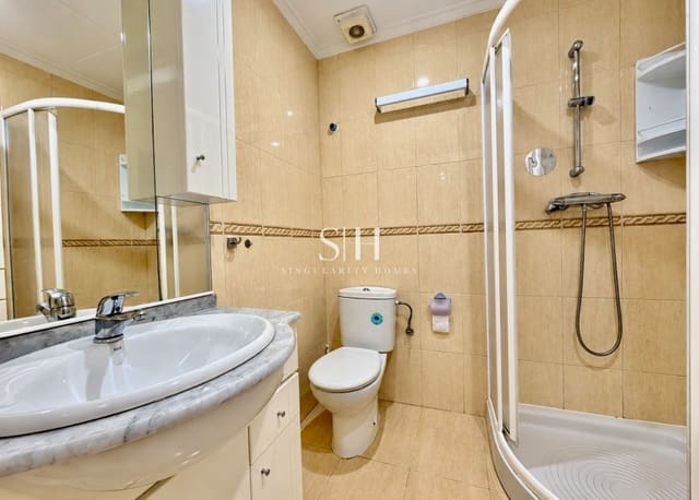 3 soverom Rekkehus til salgs i Torrevieja med garasje - € 199 000 (Ref: 10163578)