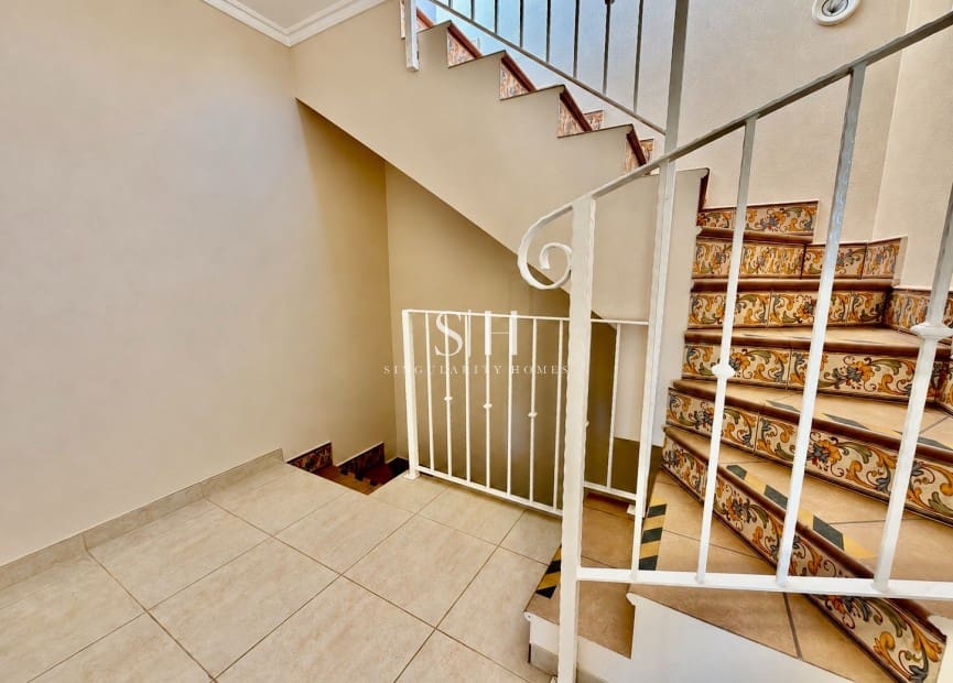 3 quarto Moradia em Banda para venda em Torrevieja com garagem - 199 000 € (Ref: 10163578)