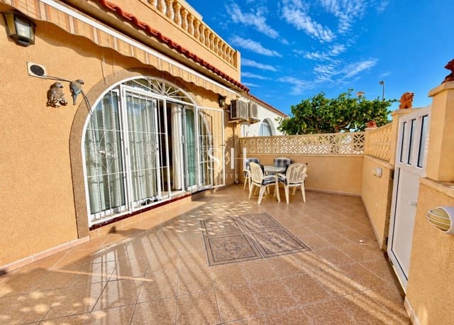 3 soverom Rekkehus til salgs i Torrevieja med garasje - € 199 000 (Ref: 10163578)