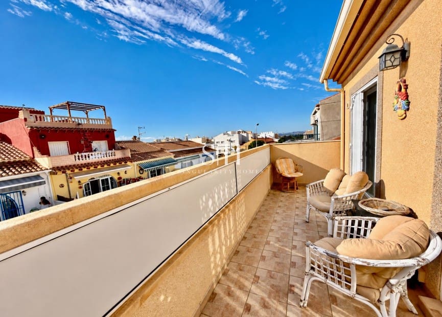 3 quarto Moradia em Banda para venda em Torrevieja com garagem - 199 000 € (Ref: 10163578)