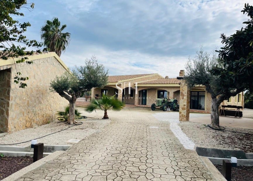 3 bedroom Villa for sale in San Miguel de Salinas with pool garage - € 875,000 (Ref: 10175866)