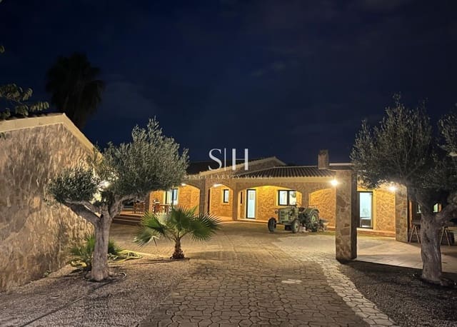 3 slaapkamer Villa te koop in San Miguel de Salinas met zwembad garage - € 875.000 (Ref: 10175866)