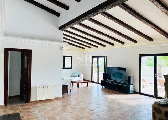 3 slaapkamer Villa te koop in San Miguel de Salinas met zwembad garage - € 875.000 (Ref: 10175866)