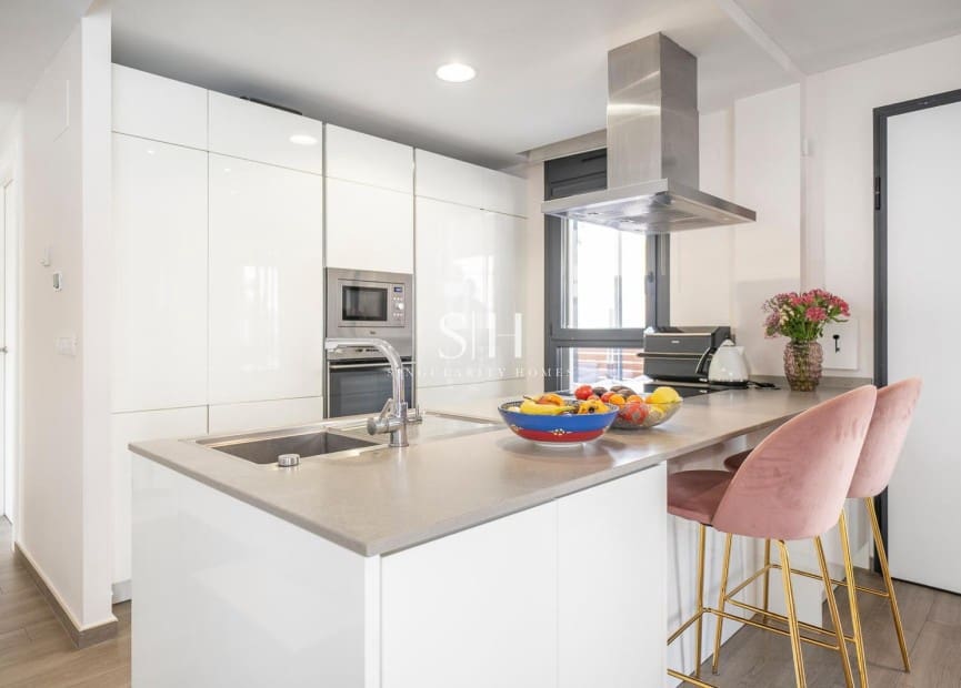 Chalet de 5 habitaciones en Aguas Nuevas en venta con piscina - 499.500 € (Ref: 10179245)
