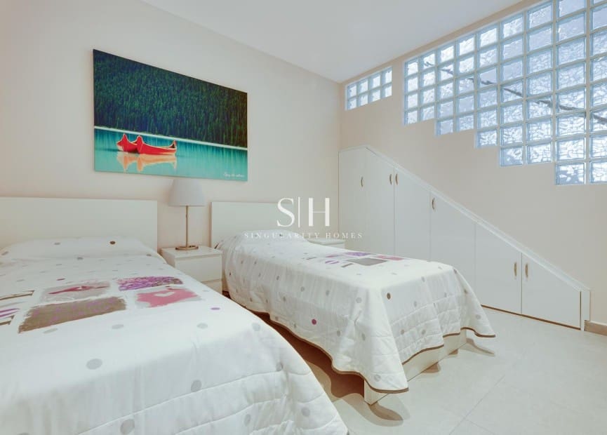 Chalet de 5 habitaciones en Aguas Nuevas en venta con piscina - 499.500 € (Ref: 10179245)