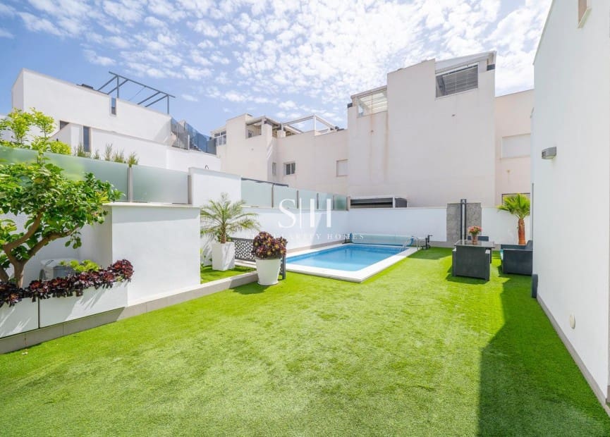 Chalet de 5 habitaciones en Aguas Nuevas en venta con piscina - 499.500 € (Ref: 10179245)
