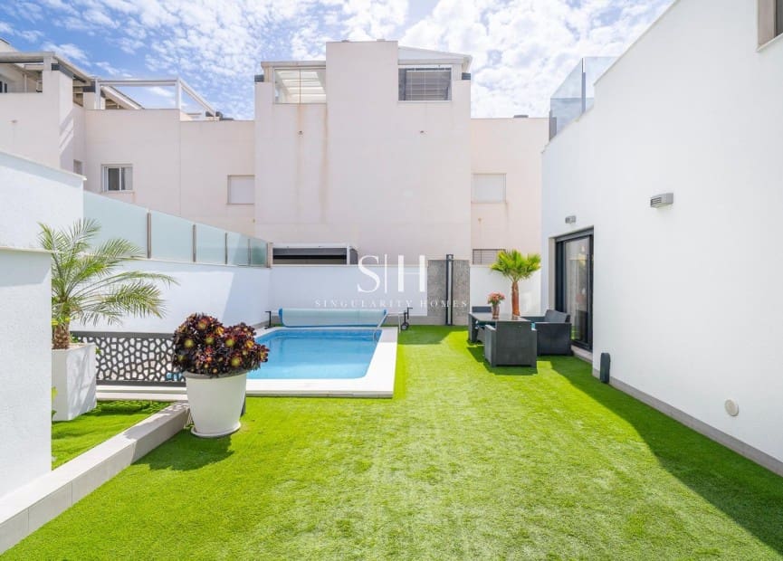 Chalet de 5 habitaciones en Aguas Nuevas en venta con piscina - 499.500 € (Ref: 10179245)