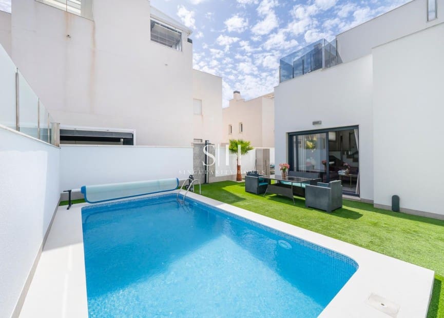 Chalet de 5 habitaciones en Aguas Nuevas en venta con piscina - 499.500 € (Ref: 10179245)