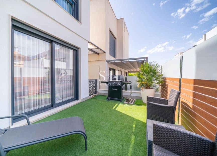 Chalet de 5 habitaciones en Aguas Nuevas en venta con piscina - 499.500 € (Ref: 10179245)