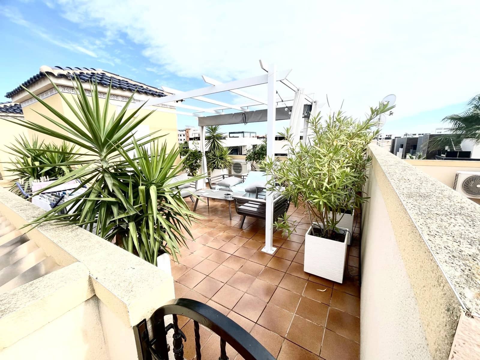 2 bedroom Apartment for sale in Campoamor, Orihuela with pool €