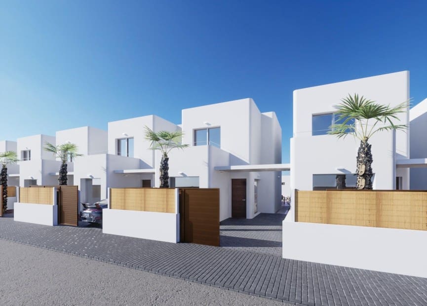 3 soveværelse Villa til salg i Los Alcazares med swimmingpool - € 399.900 (Ref: 8512021)