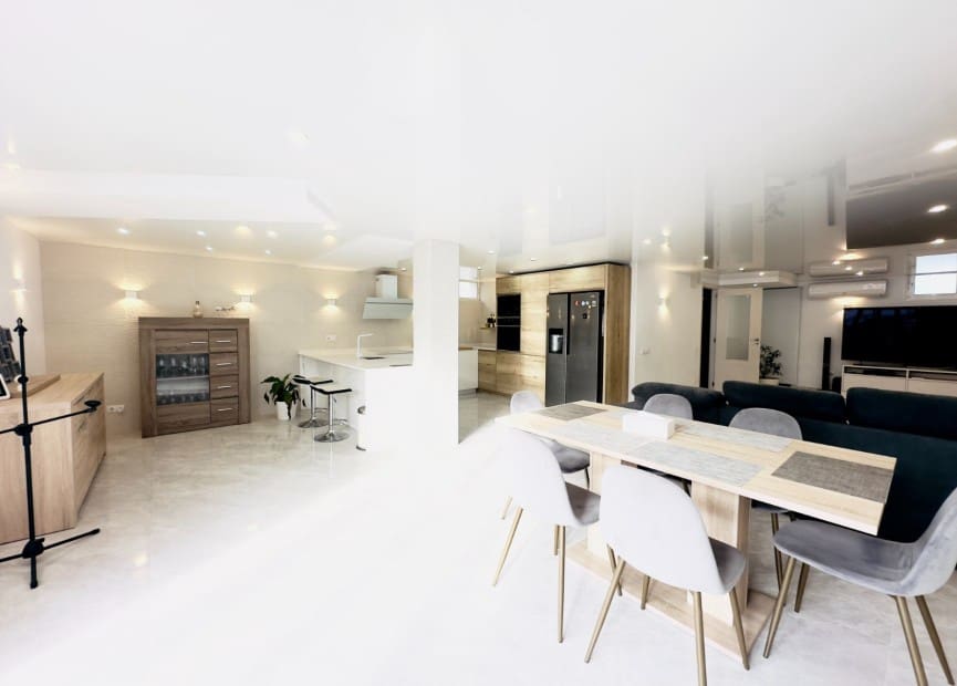 3 sypialnia Willa na sprzedaż w Playa Flamenca z basenem garażem - 349 000 € (Ref: 8512076)