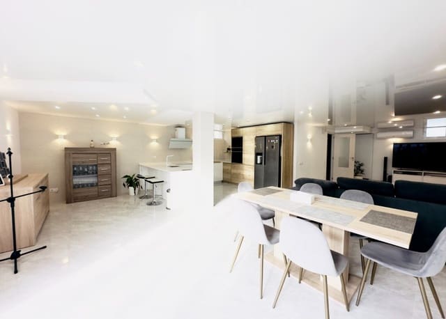 3 sypialnia Willa na sprzedaż w Playa Flamenca, Orihuela z basenem garażem - 349 000 € (Ref: 8512076)