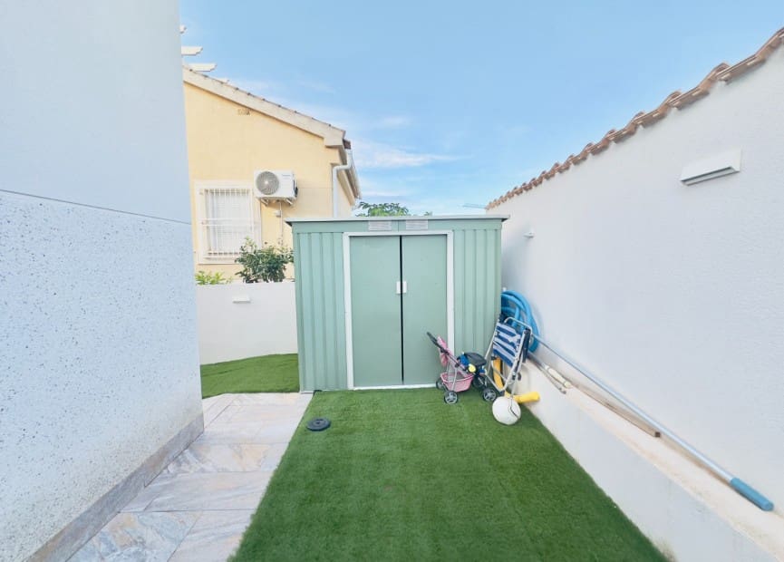 3 sypialnia Willa na sprzedaż w Playa Flamenca z basenem garażem - 349 000 € (Ref: 8512076)