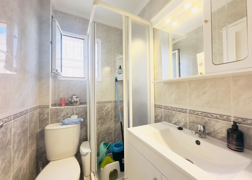 3 sypialnia Willa na sprzedaż w Playa Flamenca z basenem garażem - 349 000 € (Ref: 8512076)