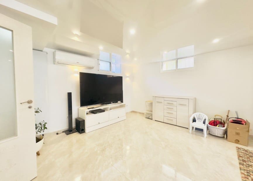 3 sypialnia Willa na sprzedaż w Playa Flamenca z basenem garażem - 349 000 € (Ref: 8512076)