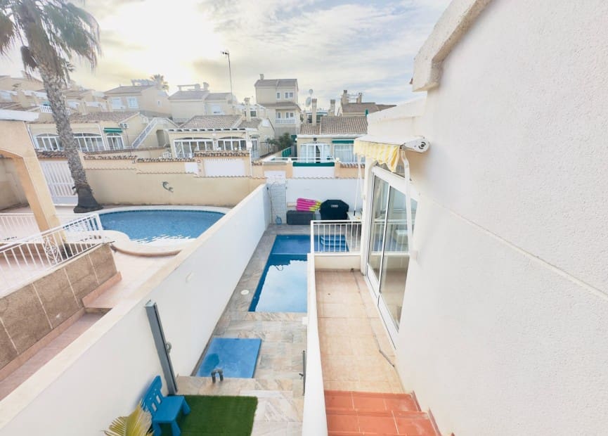 3 sypialnia Willa na sprzedaż w Playa Flamenca z basenem garażem - 349 000 € (Ref: 8512076)