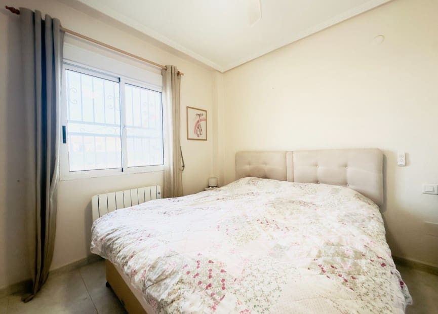 3 sypialnia Willa na sprzedaż w Playa Flamenca z basenem garażem - 349 000 € (Ref: 8512076)