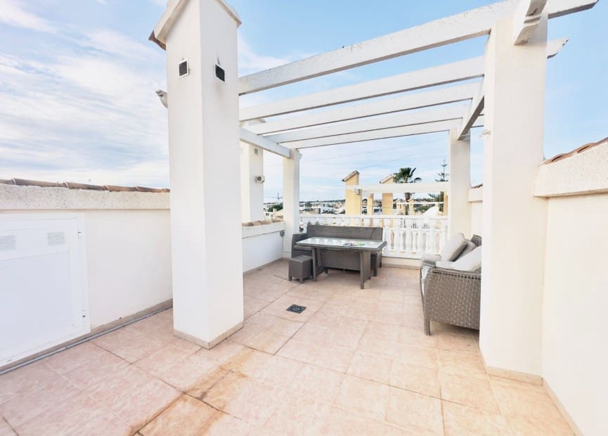 3 sypialnia Willa na sprzedaż w Playa Flamenca z basenem garażem - 349 000 € (Ref: 8512076)