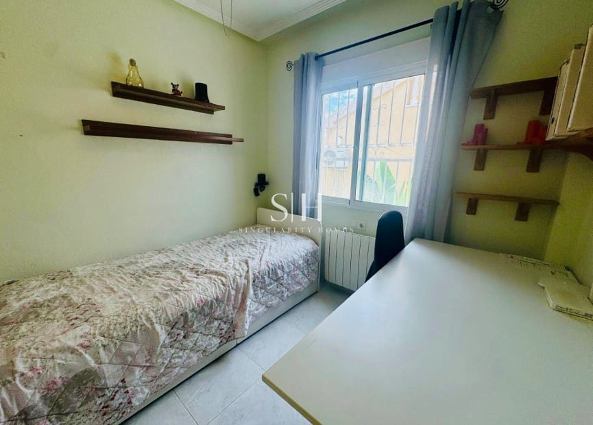 3 sypialnia Willa na sprzedaż w Playa Flamenca z basenem garażem - 349 000 € (Ref: 8512076)