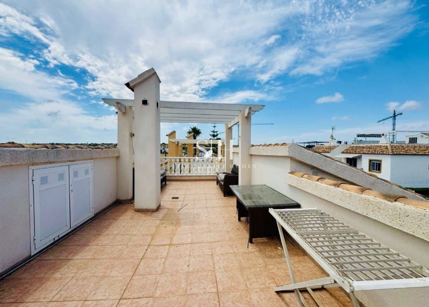 3 sypialnia Willa na sprzedaż w Playa Flamenca z basenem garażem - 349 000 € (Ref: 8512076)