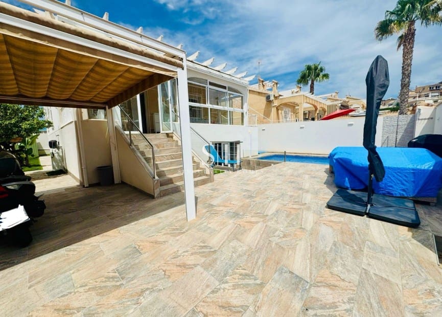 3 sypialnia Willa na sprzedaż w Playa Flamenca z basenem garażem - 349 000 € (Ref: 8512076)