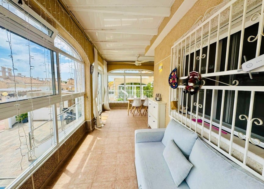 3 sypialnia Willa na sprzedaż w Playa Flamenca z basenem garażem - 349 000 € (Ref: 8512076)