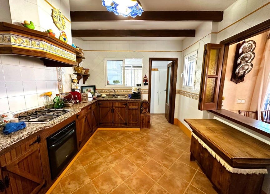 5 bedroom Villa for sale in San Miguel de Salinas with pool - € 495,000 (Ref: 8512077)