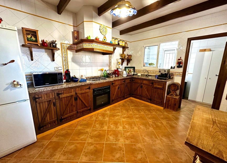 5 bedroom Villa for sale in San Miguel de Salinas with pool - € 495,000 (Ref: 8512077)