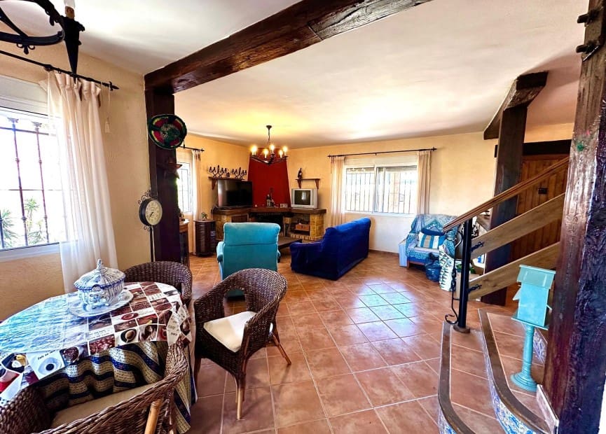 5 bedroom Villa for sale in San Miguel de Salinas with pool - € 495,000 (Ref: 8512077)