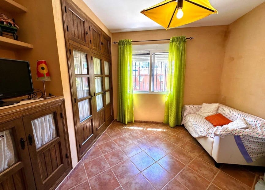 5 bedroom Villa for sale in San Miguel de Salinas with pool - € 495,000 (Ref: 8512077)