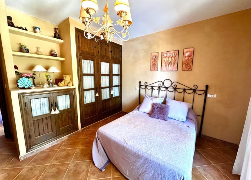 5 bedroom Villa for sale in San Miguel de Salinas with pool - € 495,000 (Ref: 8512077)