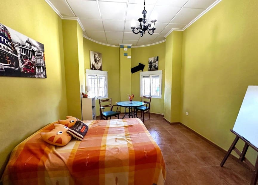 5 bedroom Villa for sale in San Miguel de Salinas with pool - € 495,000 (Ref: 8512077)