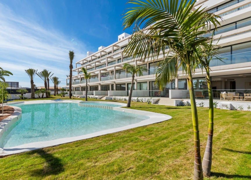 2 soveværelse Lejlighed til salg i Mar de Cristal med swimmingpool - € 305.000 (Ref: 8512407)